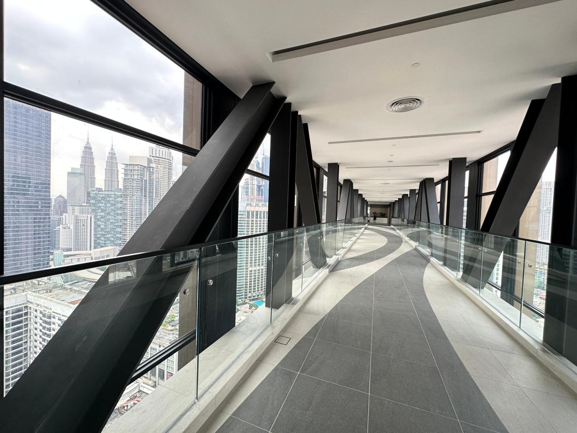 Axon By Leo Aparthotel *