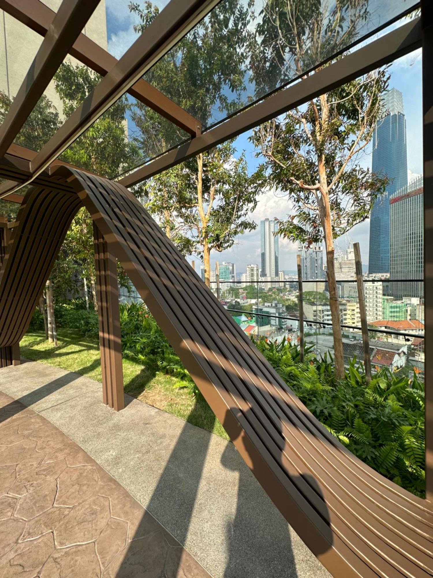 Axon By Leo Aparthotel *